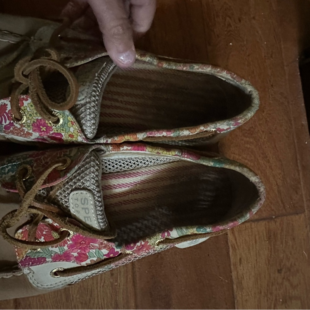 Sperry - Picture 2 of 5
